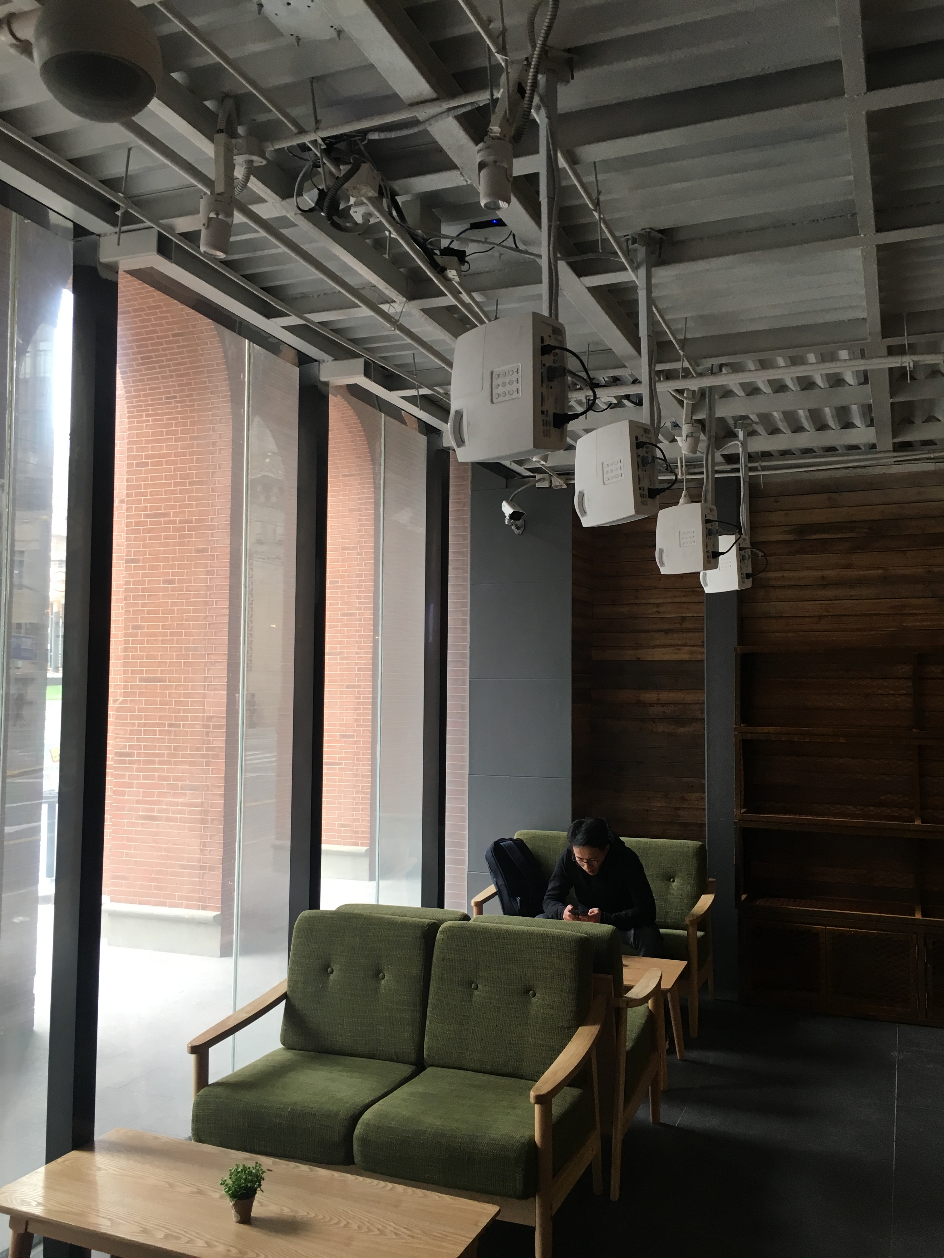 إسقاط نافذة شفافة